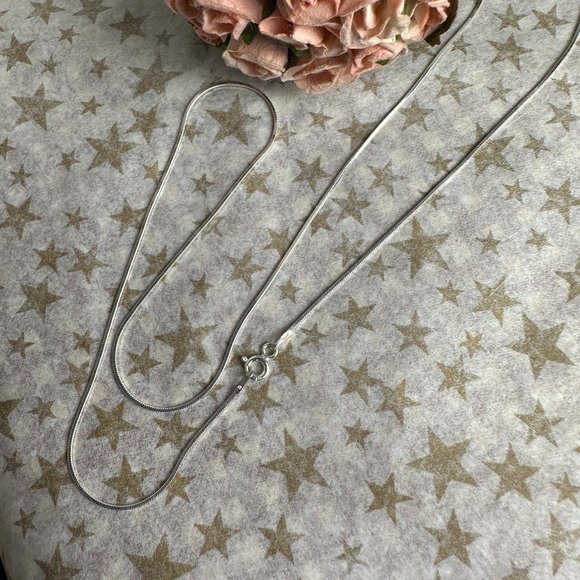 NEW 22" Real Silver (not plated) 1mm Square Snake Chain - Picture 2 of 4